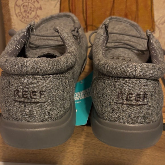 Reef Men's Gray Loafers - Picture 6 of 7